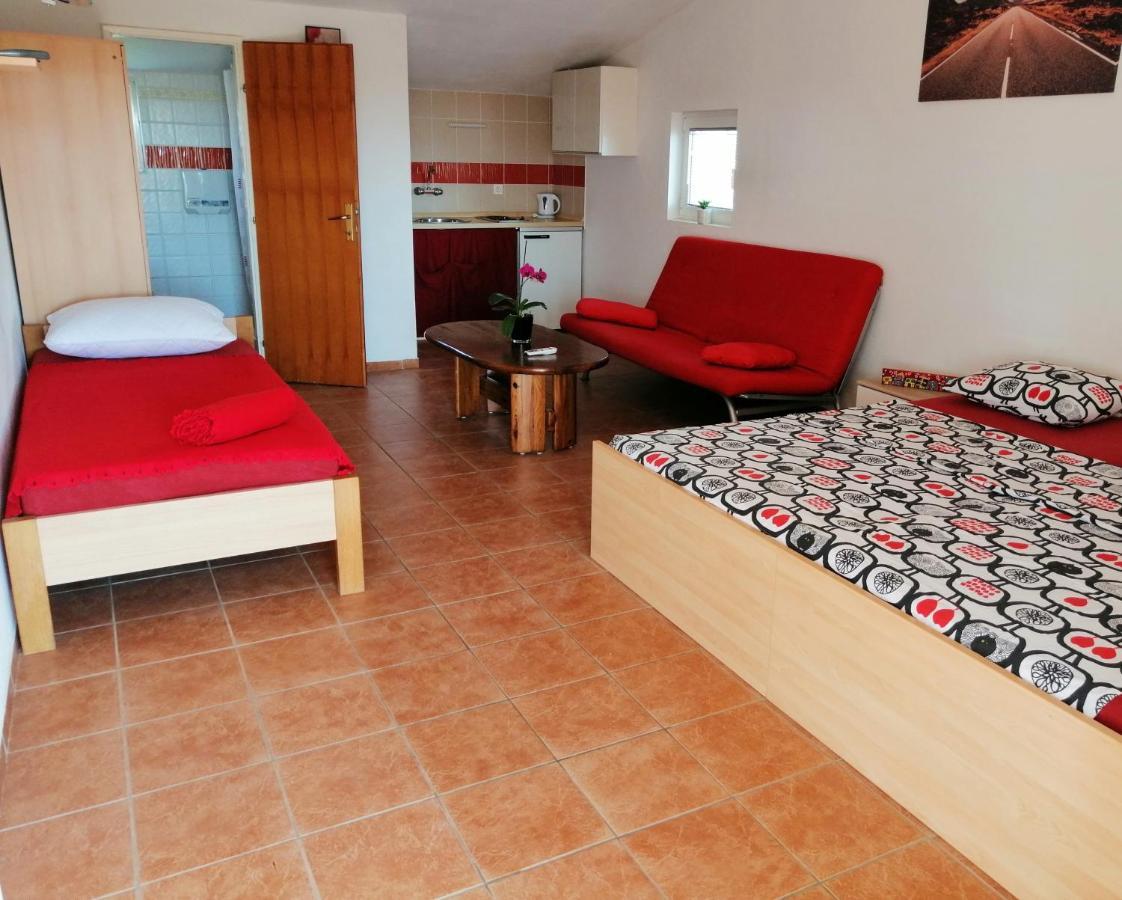 Apartments Brkovic ซูโกชัน ภายนอก รูปภาพ