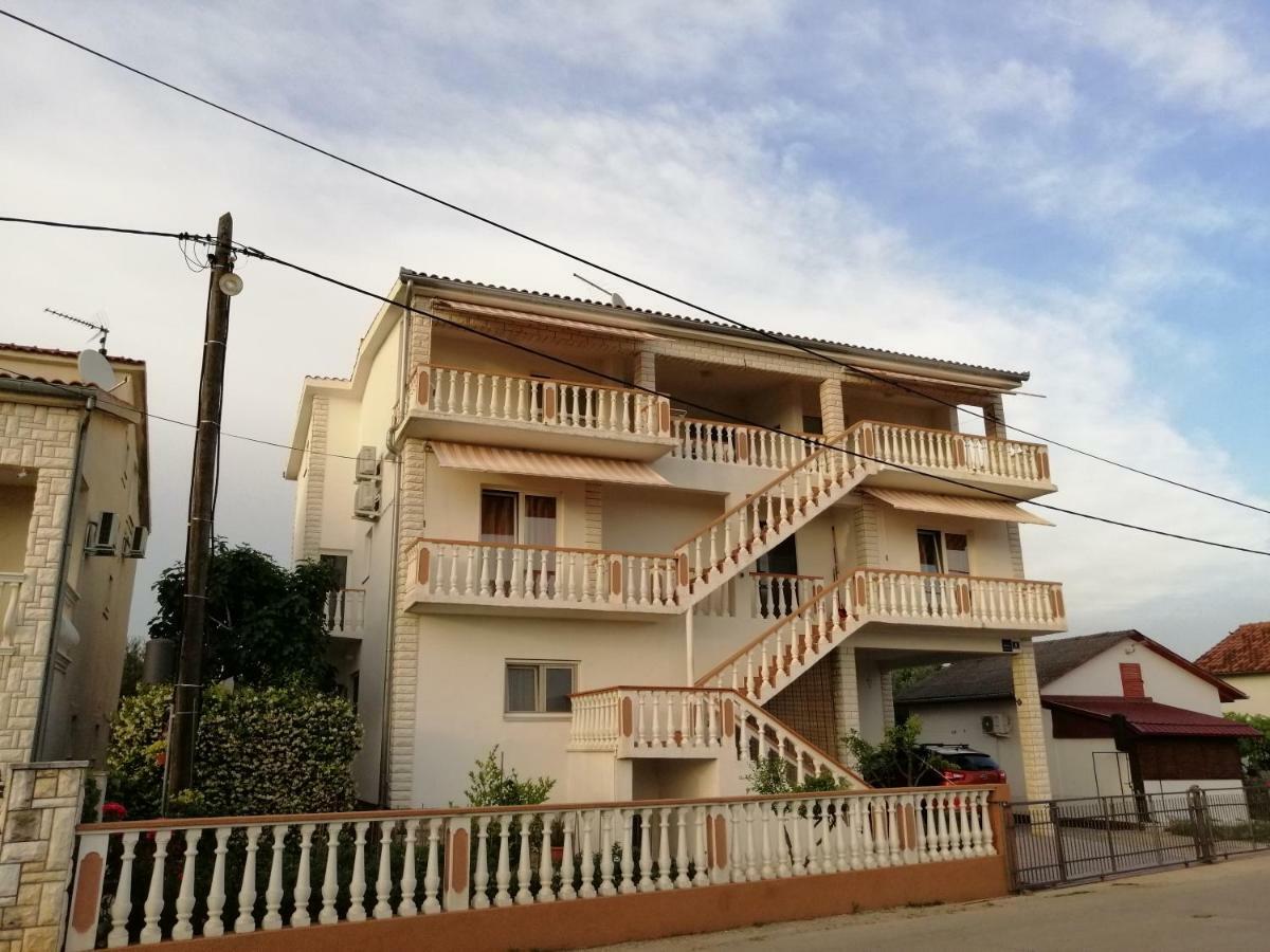 Apartments Brkovic ซูโกชัน ภายนอก รูปภาพ